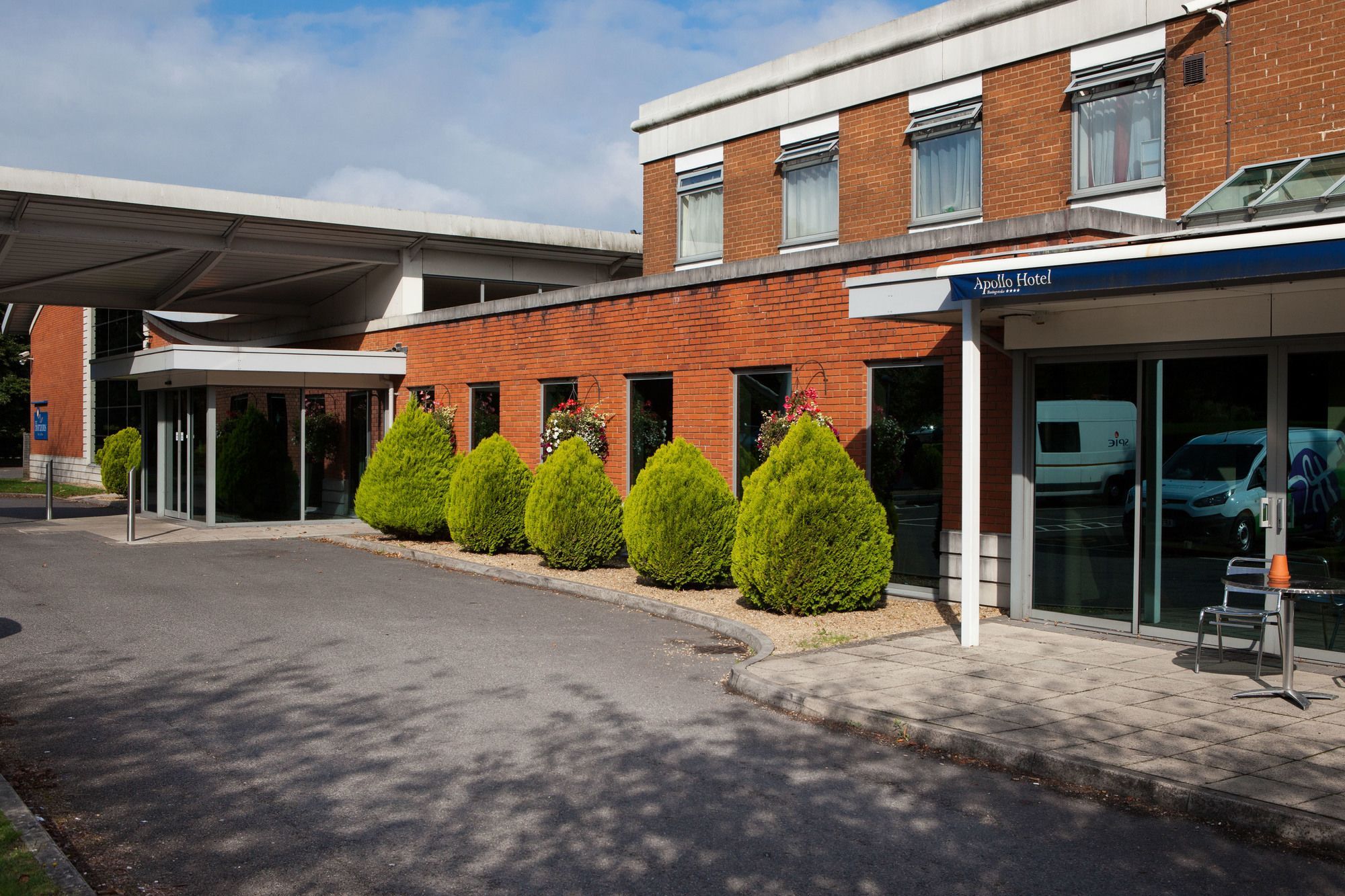 Apollo Hotel Basingstoke Exterior foto